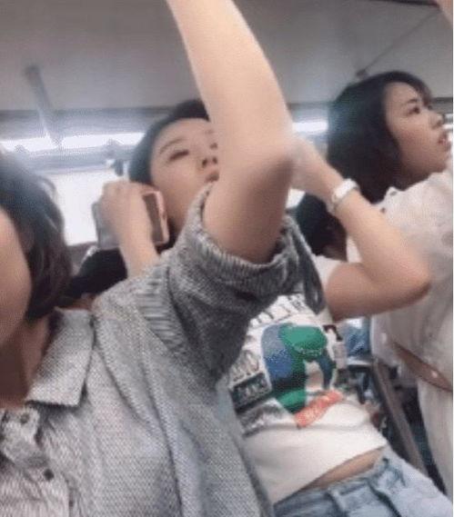 网友爆料阿姨视频大全,阿姨视频大全，生活瞬间捕捉温馨瞬间  第3张