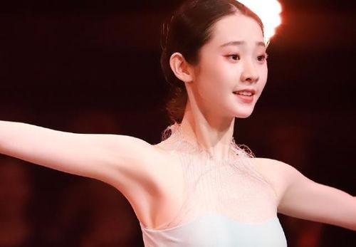 娱乐大爆料李沁张艺凡,揭秘幕后故事与精彩瞬间