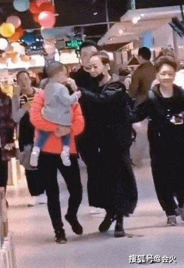 娱乐吃瓜戚薇要退圈了吗,戚薇宣布退圈？揭秘娱乐圈最新传闻背后的真相  第2张