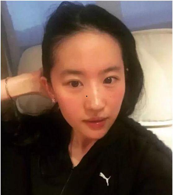 漂亮姐姐爆料小孩视频,网友直呼可爱到爆